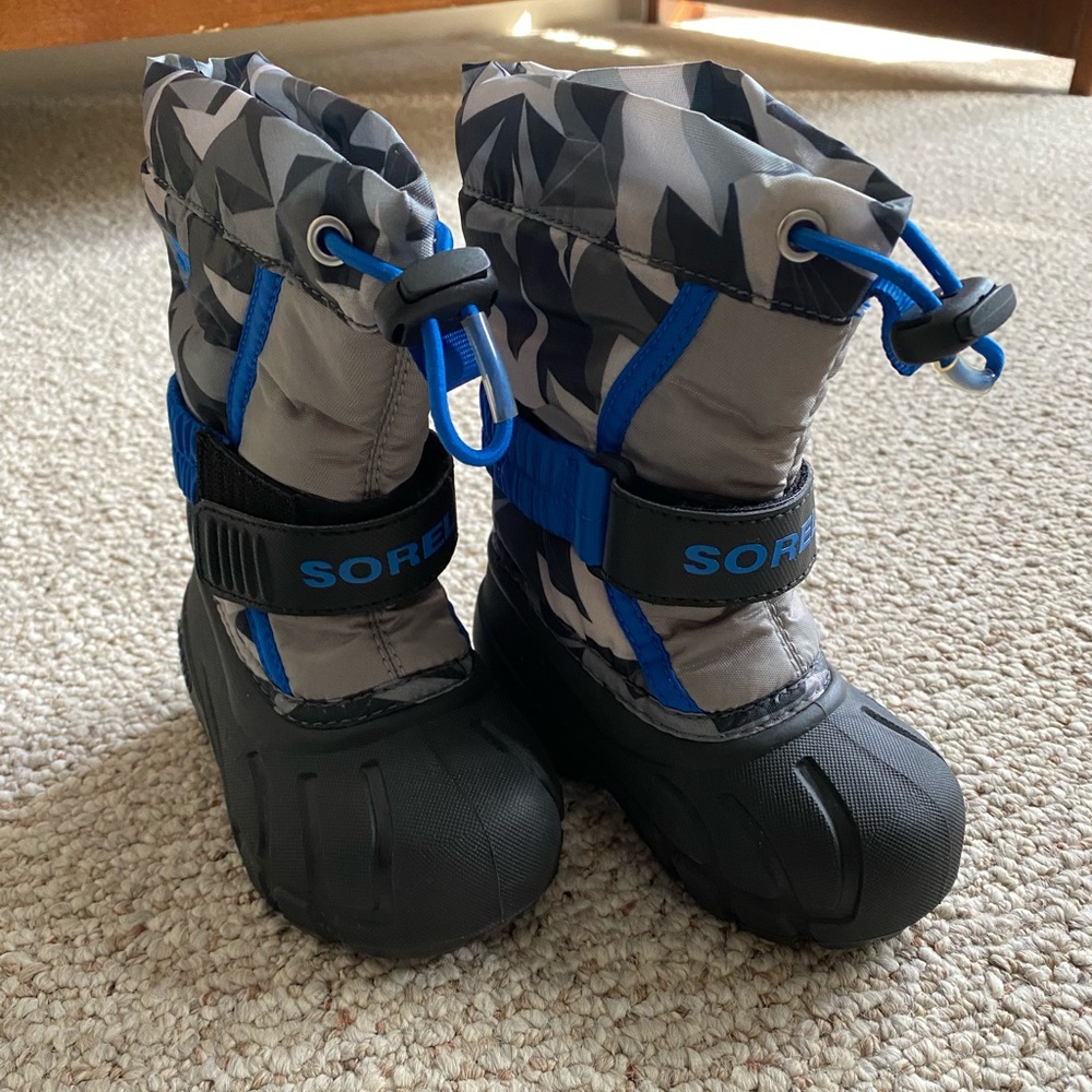 Sorel snow boots. Never worn!